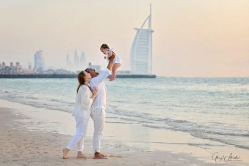 What are the benefits of living in Dubai for families