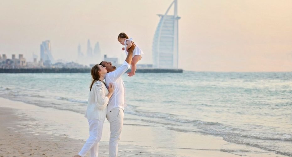 What are the benefits of living in Dubai for families