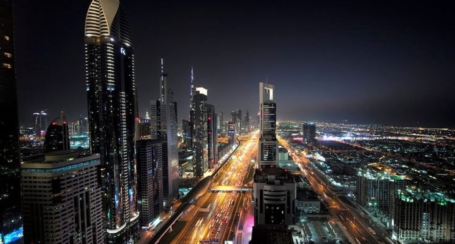 Dubai Land Department signs agreement with developers